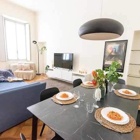Luxury Apartment Near Duomo Italia 38 Milano Eksteriør billede